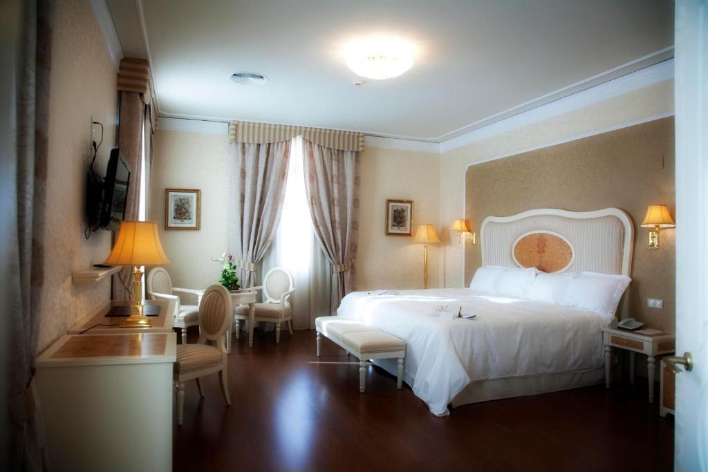 Hotel Santa Isabel Albacete Room photo